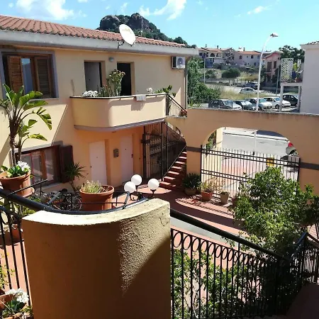 Santa Margherita Di アパート